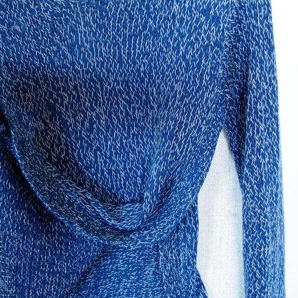 3/30$ Urban Outfitters Open knit V neck tunic - Picture 3 of 3